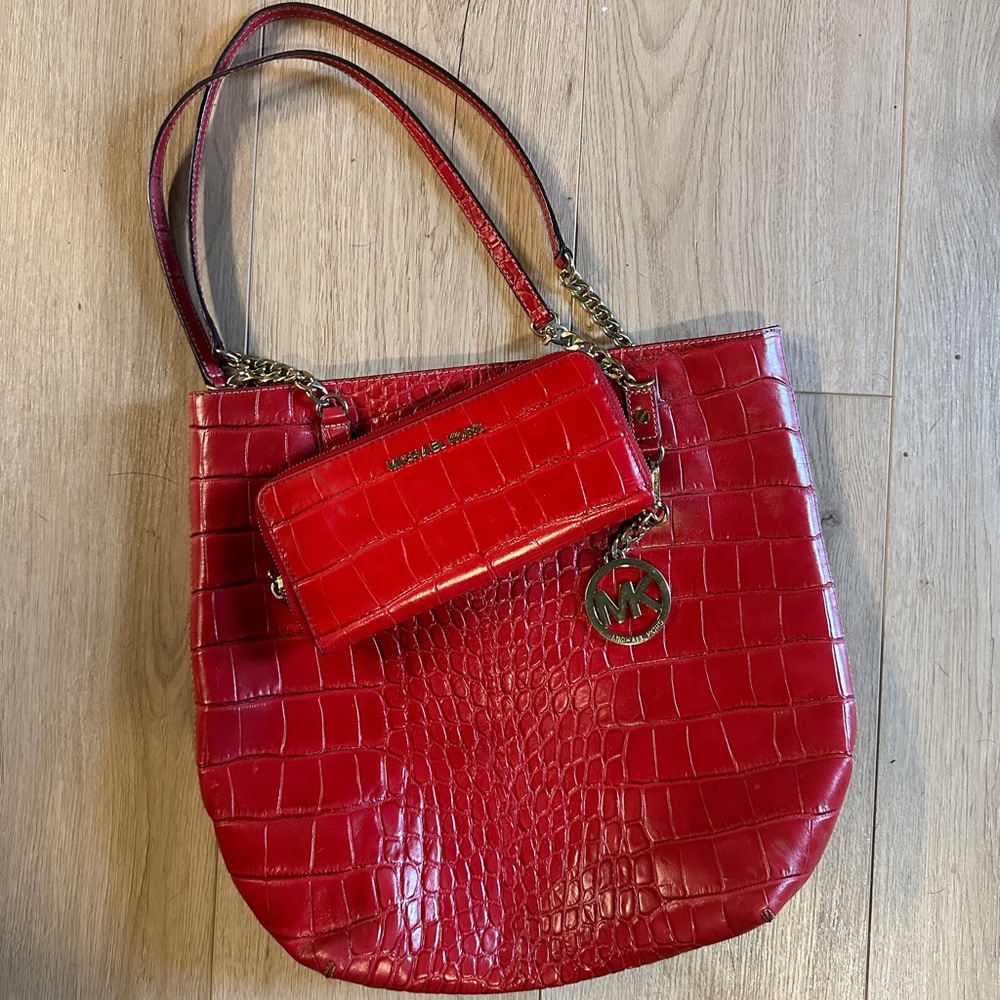 Micheal Kors snake skin purse/tote
